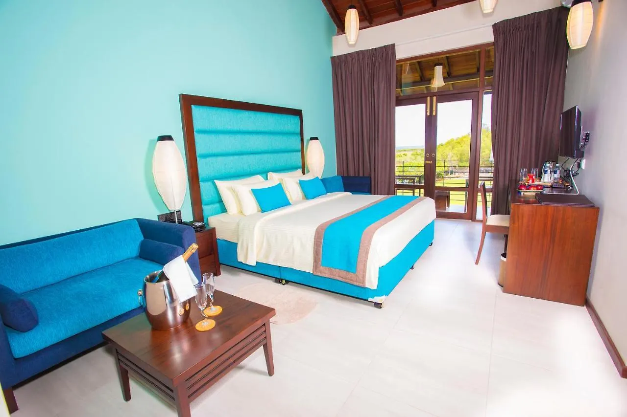 Amora Lagoon Hotel Katunayaka