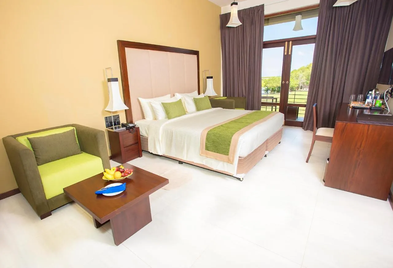Amora Lagoon Hotel Katunayaka