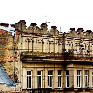 deluxe-hostel-under-the-roof.hotelslviv.net/